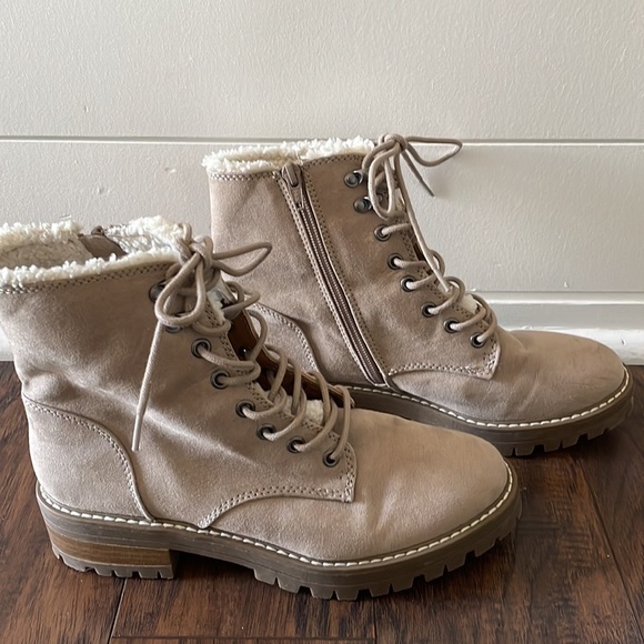 Lace up Ankle Boot with Sherpa - Picture 3 of 7